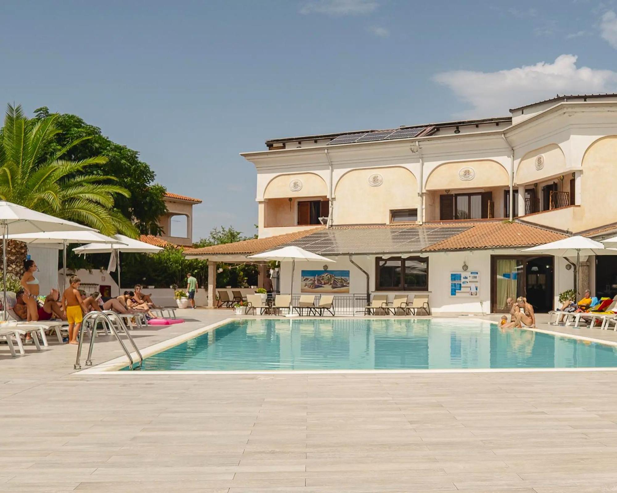 Zeta Club San Teodoro Le Rose Otel Dış mekan fotoğraf